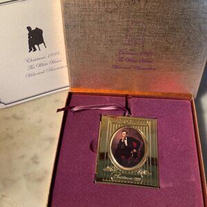 1999 White House Christmas Ornament President Abraham Lincoln's Portrait